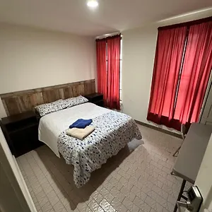  Hostal Hudson Yard 408